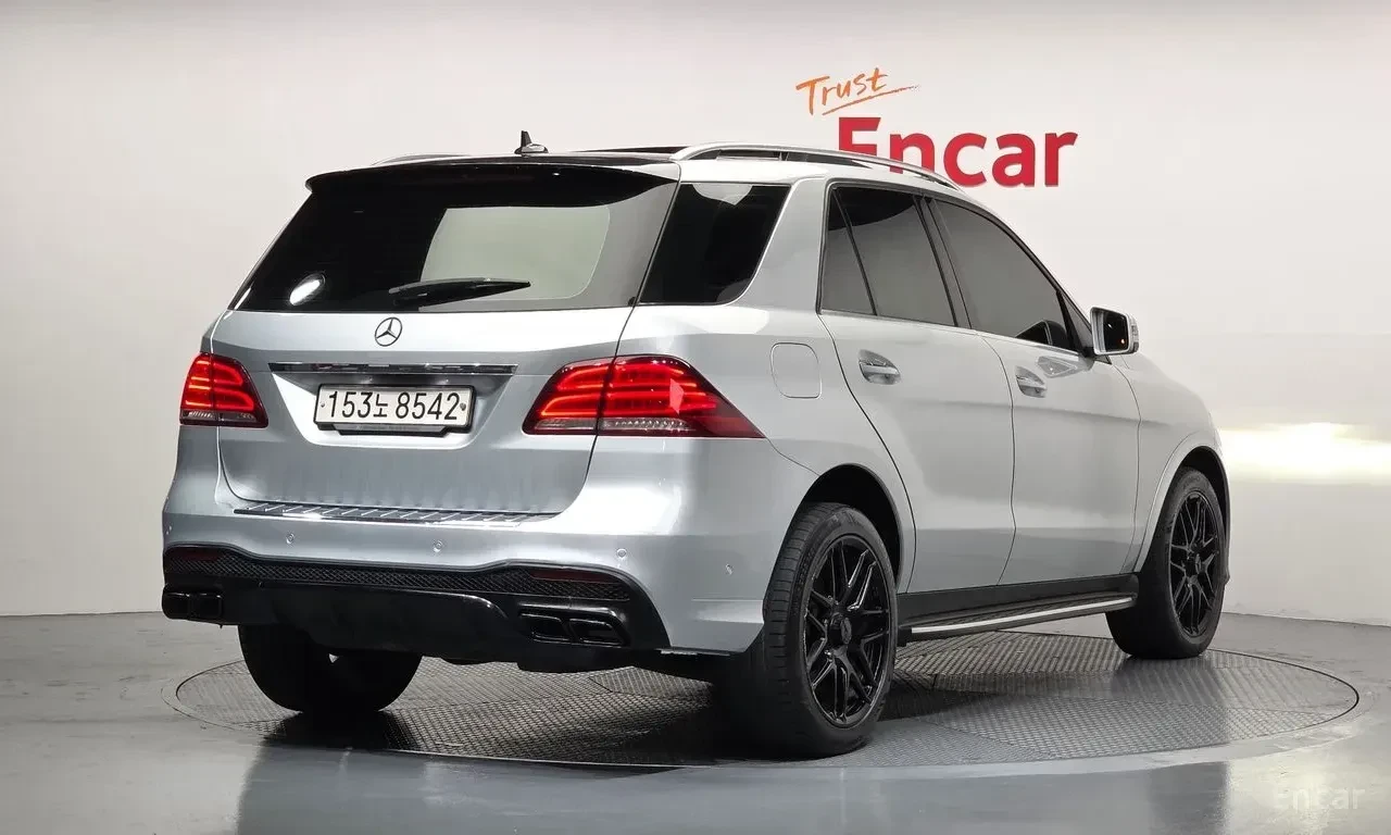 Mercedes-Benz GLE 350 АМГ ПАКЕТ/ПАНО/ПОДГРЕВ/МОНИТОРИ/ДИЗЕЛ, снимка 3 - Автомобили и джипове - 54765974