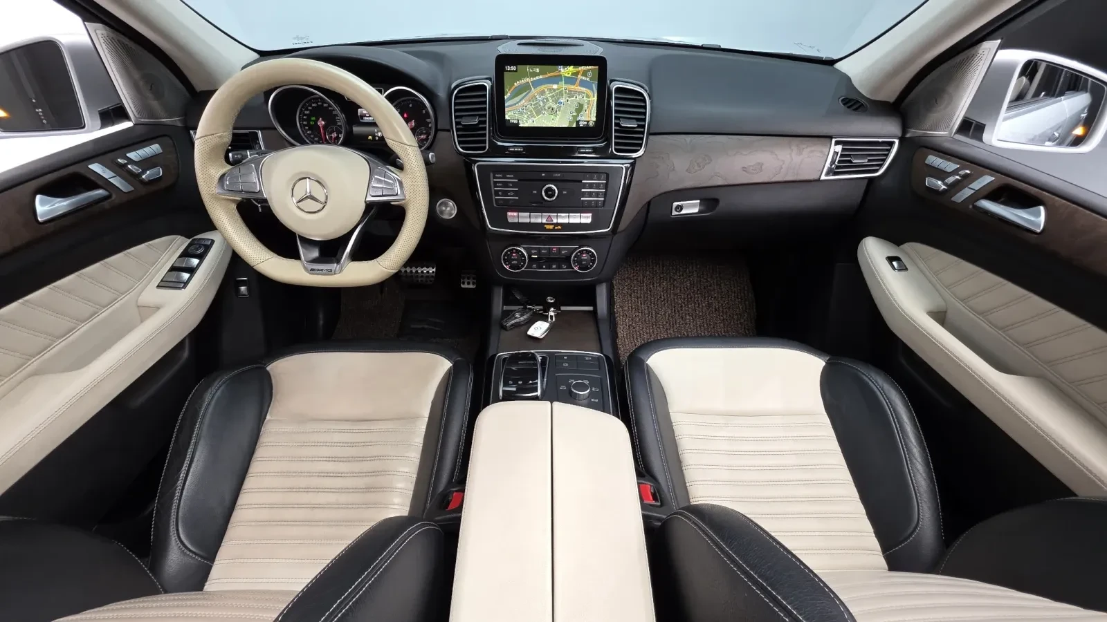 Mercedes-Benz GLE 350 АМГ ПАКЕТ/ПАНО/ПОДГРЕВ/МОНИТОРИ/ДИЗЕЛ, снимка 5 - Автомобили и джипове - 54765974