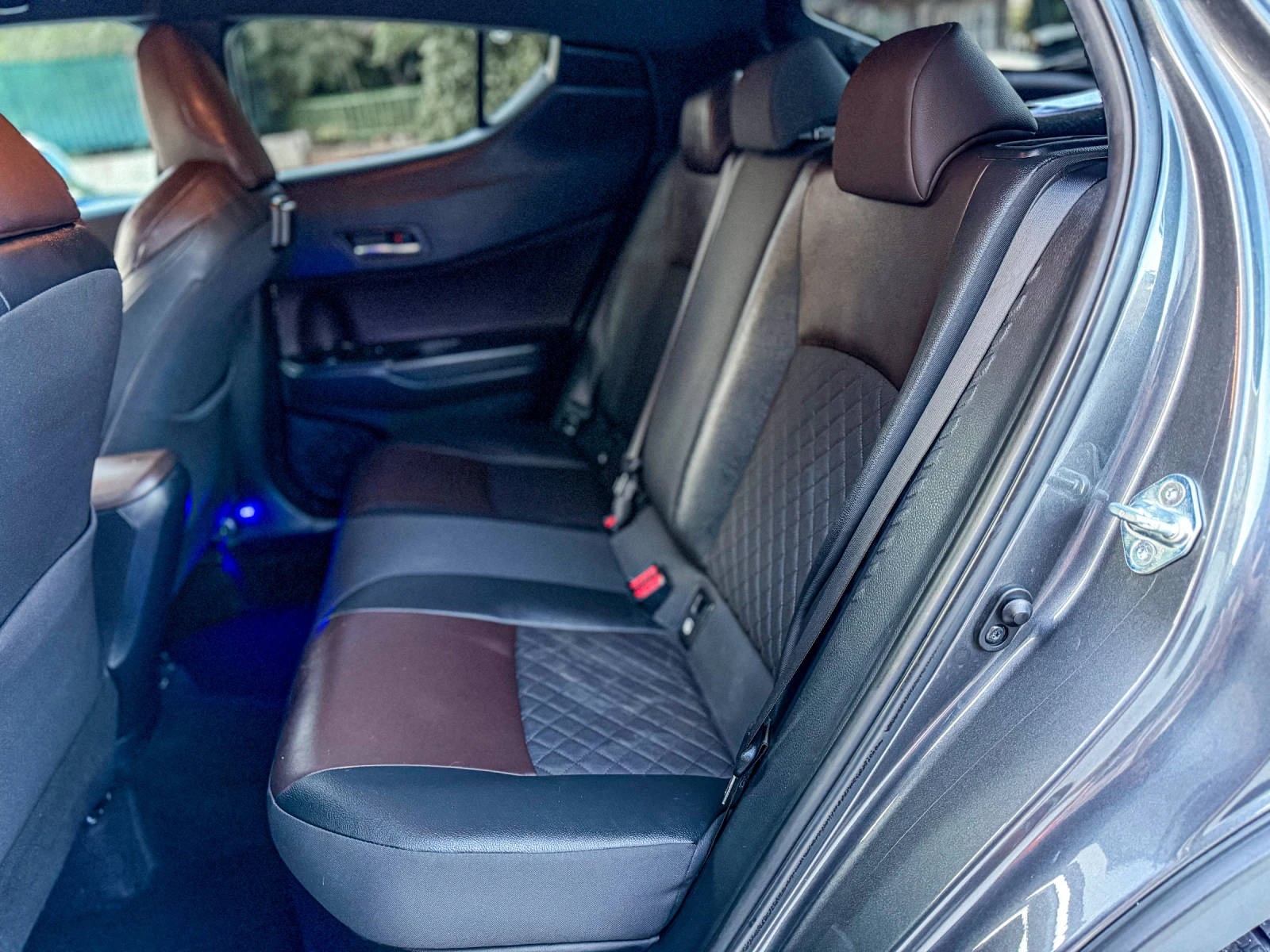 Toyota C-HR 1.8i-HYBRID* LED* JBL* 140 000КМ* FULL* TOP, снимка 13 - Автомобили и джипове - 55251707