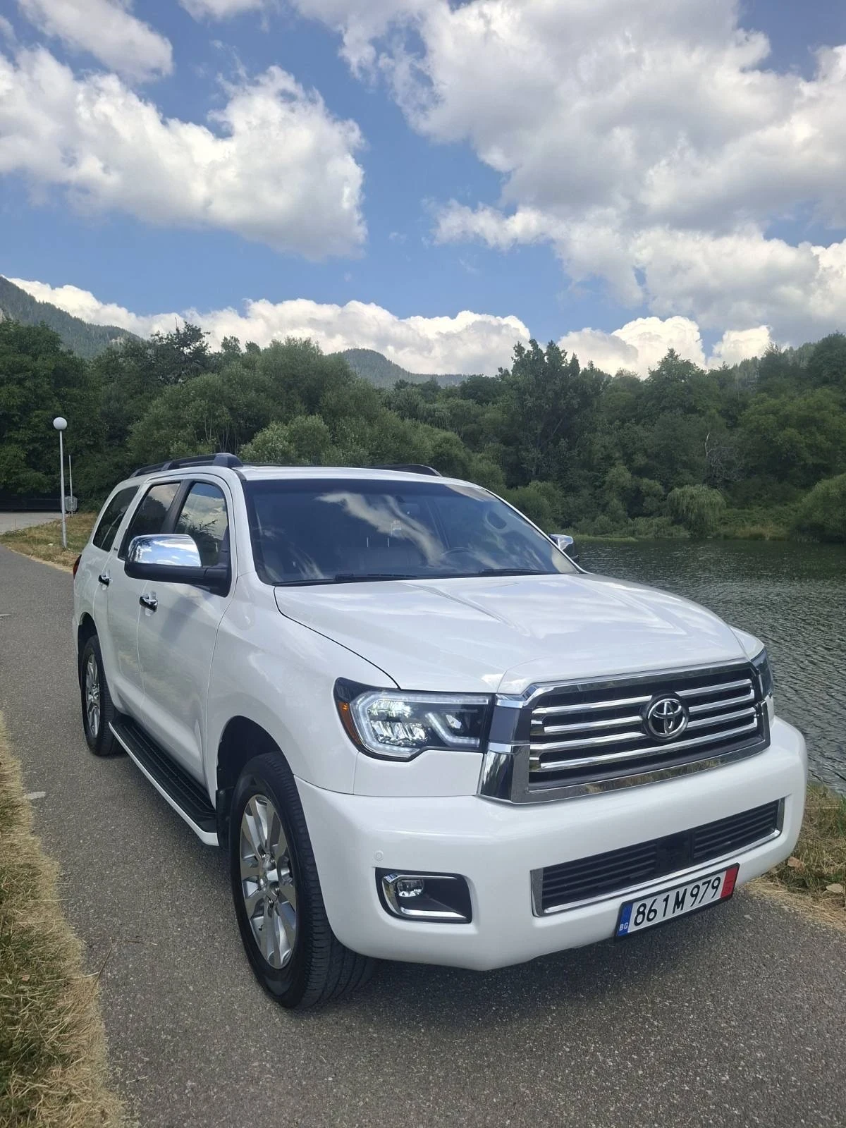 Toyota Sequoia Limited 4WD LPG, снимка 2 - Автомобили и джипове - 56708911