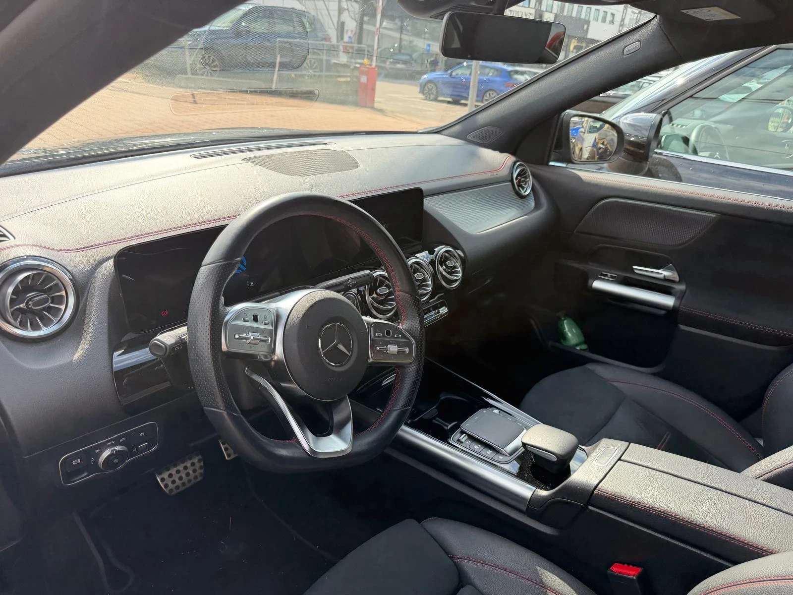 Mercedes-Benz EQA EQA 300 AMG 4X4, снимка 7 - Автомобили и джипове - 56119752