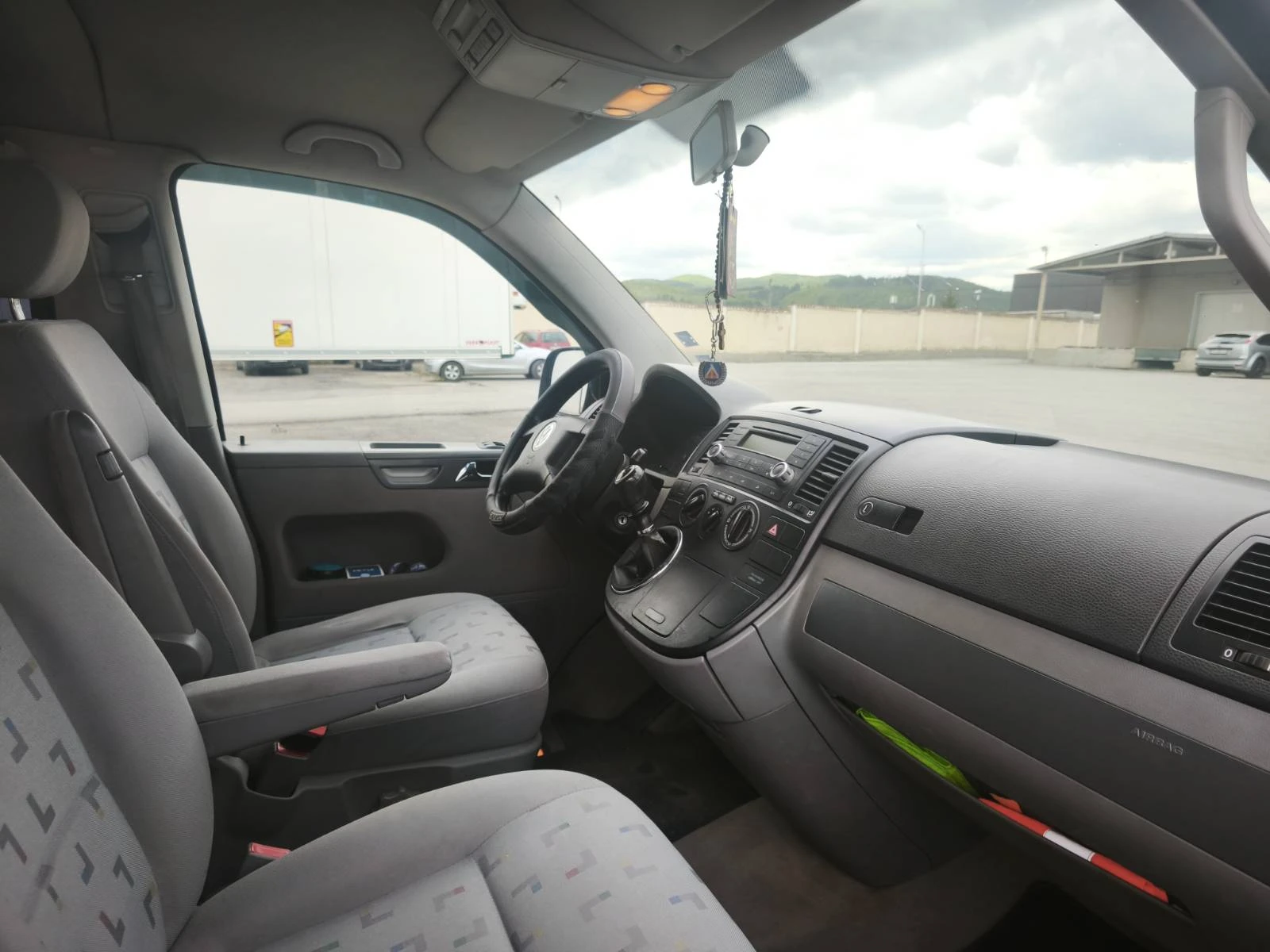 VW T5 Multivan 2.5TDI / 130к.с., снимка 9 - Бусове и автобуси - 54971114
