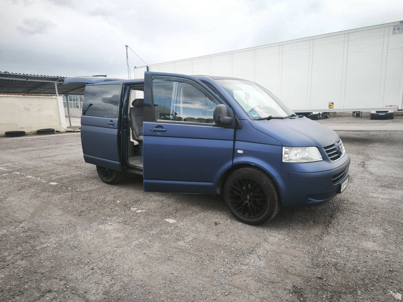 VW T5 Multivan 2.5TDI / 130к.с., снимка 3 - Бусове и автобуси - 54971114
