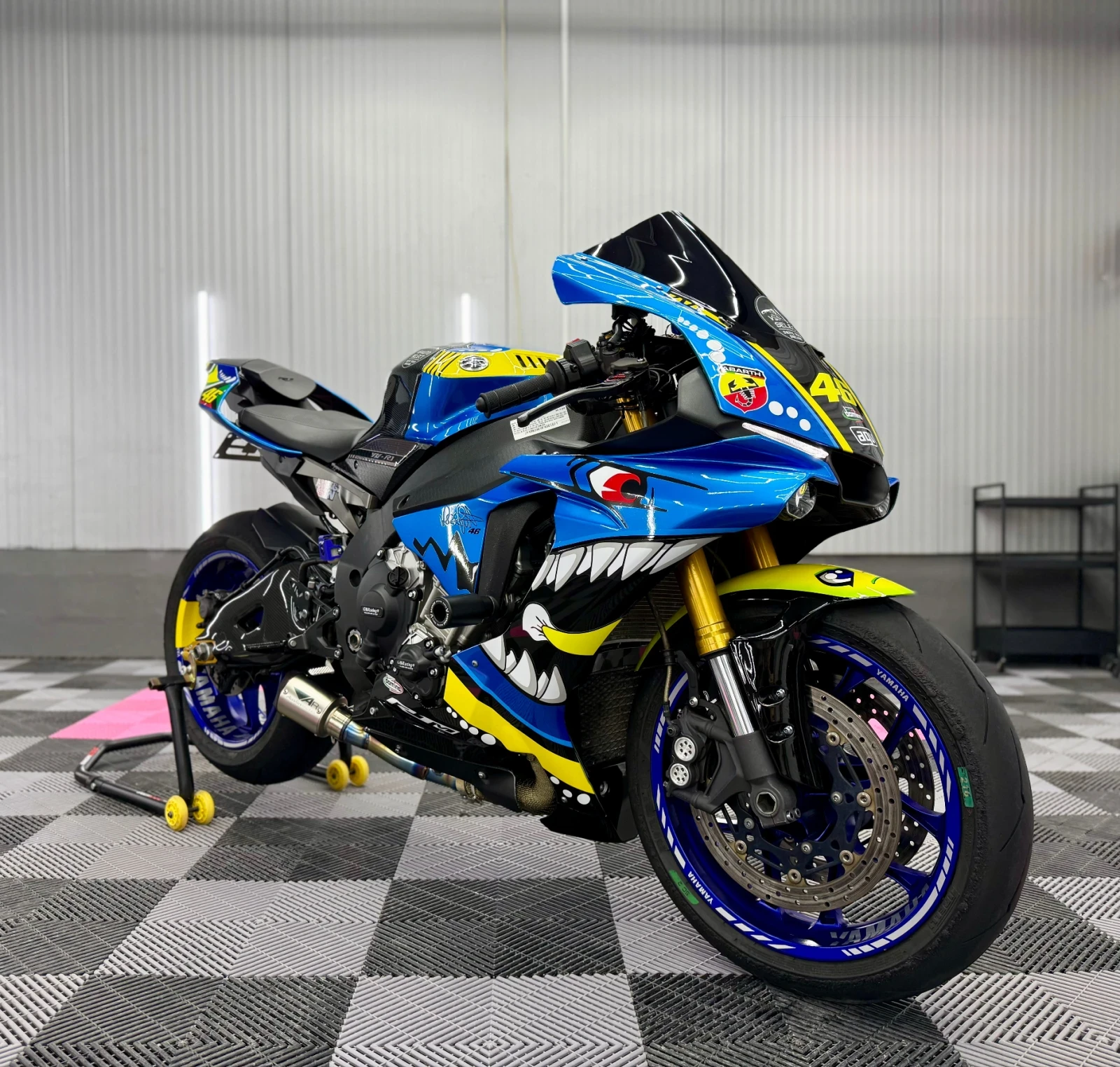 Yamaha YZF-R1 SHARK by Valentino Rossi, снимка 1