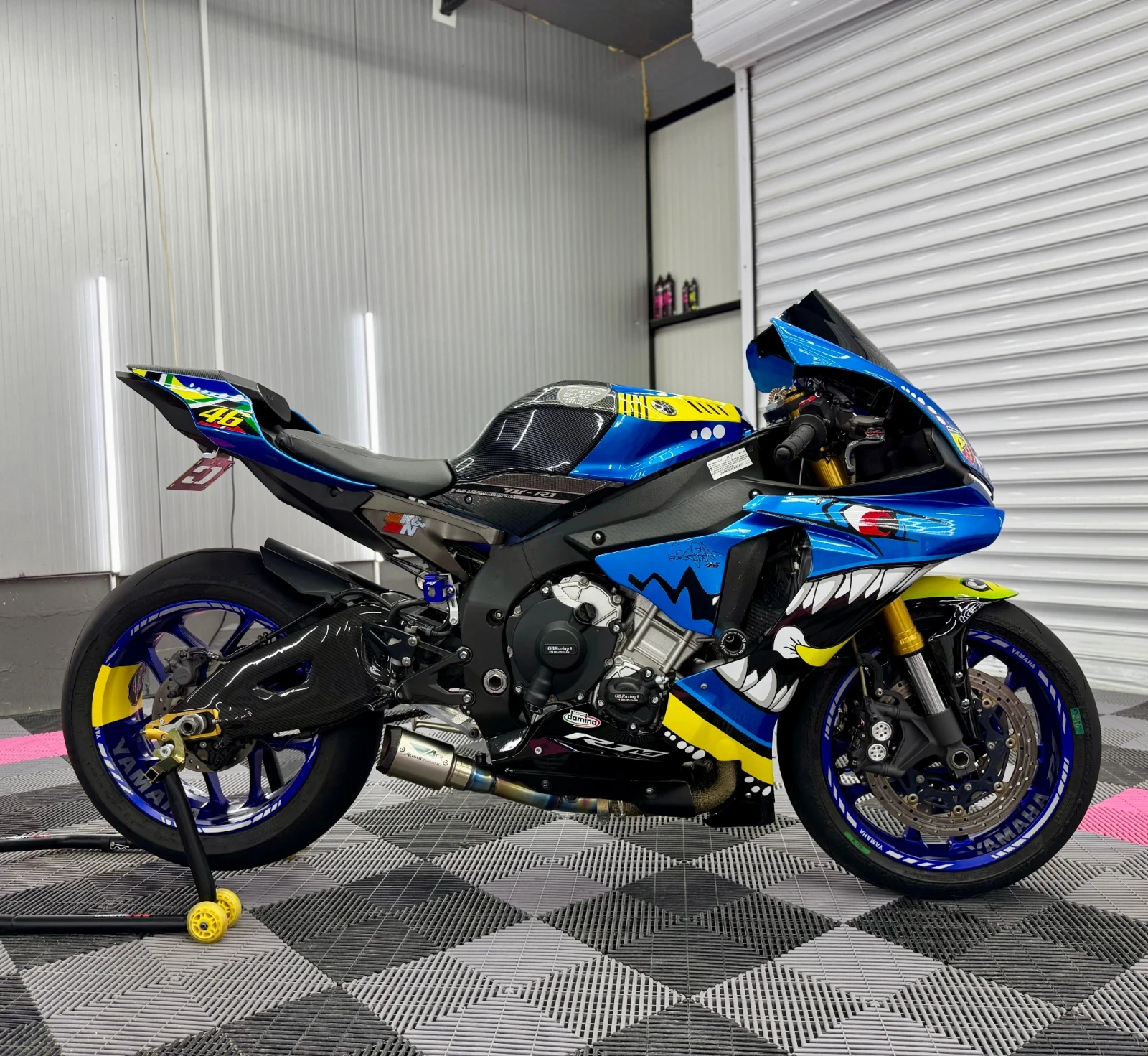 Yamaha YZF-R1 SHARK by Valentino Rossi - изображение 4