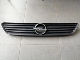 Оригинална решетка за Опел Астра G ....90588120...., снимка 1