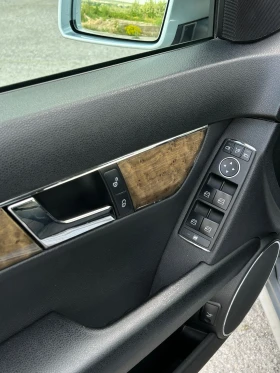 Mercedes-Benz C 220, снимка 9