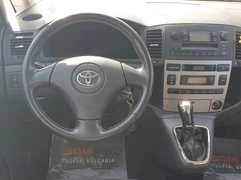 Toyota Corolla verso 2.0D-4D* KLIMATRONIK* , снимка 8 - Автомобили и джипове - 47618940