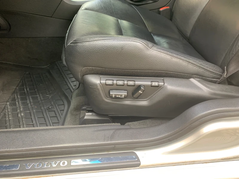 Volvo S60 2.5 T AWD, снимка 6 - Автомобили и джипове - 52498278
