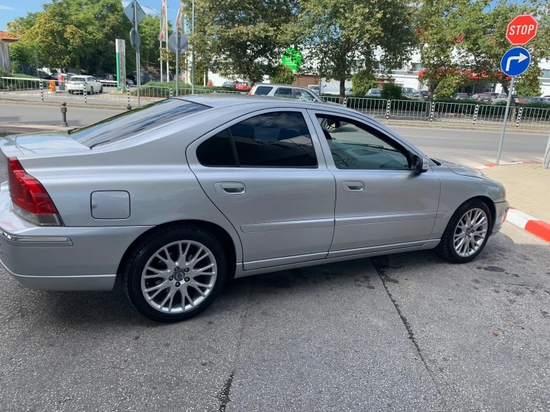 Volvo S60 2.5 T AWD, снимка 4 - Автомобили и джипове - 52498278