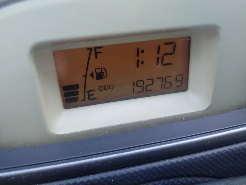 Subaru Justy 1, 0 АГУ, снимка 11 - Автомобили и джипове - 52570735