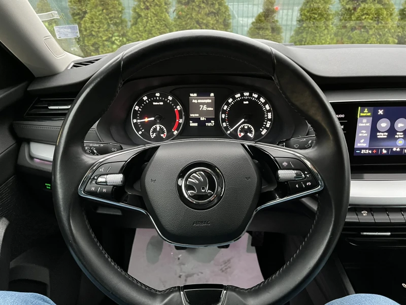 Skoda Octavia 1.5 TSI 6 М/Т в Гаранция от България, снимка 14 - Автомобили и джипове - 52632713