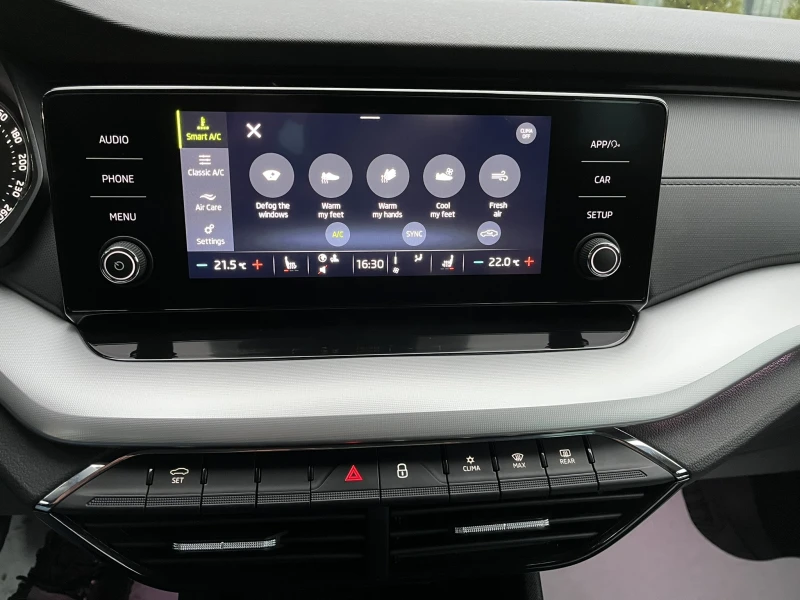 Skoda Octavia 1.5 TSI 6 М/Т в Гаранция от България, снимка 11 - Автомобили и джипове - 52632713