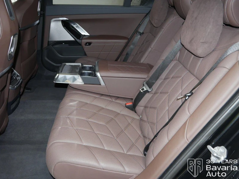BMW 740 d xDrive Sportautomatic, снимка 8 - Автомобили и джипове - 52775110
