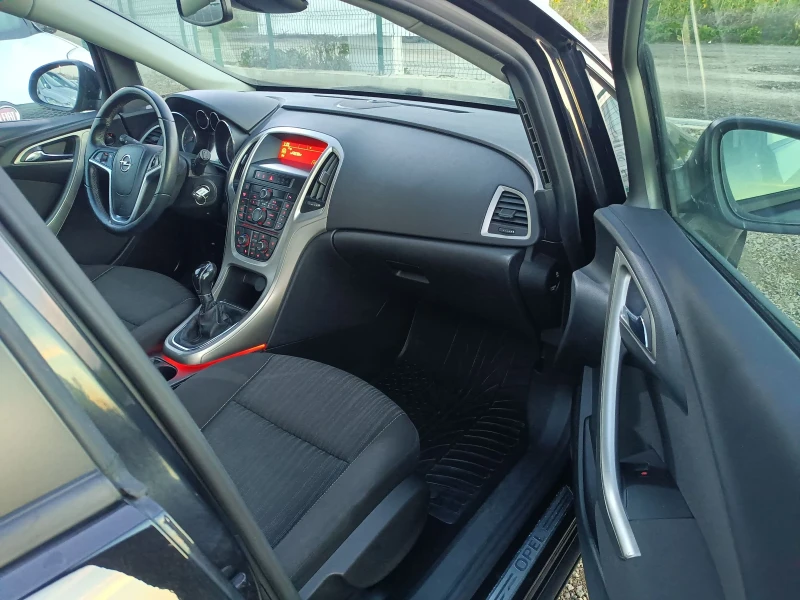 Opel Astra 1, 6, снимка 9 - Автомобили и джипове - 52842649