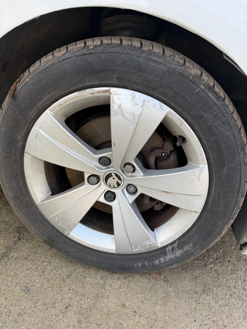 Skoda Superb 2.0tdi dsg, снимка 15 - Автомобили и джипове - 53288811