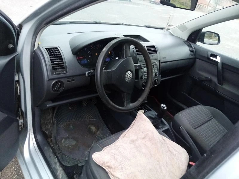 VW Polo, снимка 4 - Автомобили и джипове - 35309103