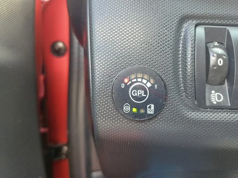 Renault Clio 1.2 i GPL - 9999 лв. - 56862160 17