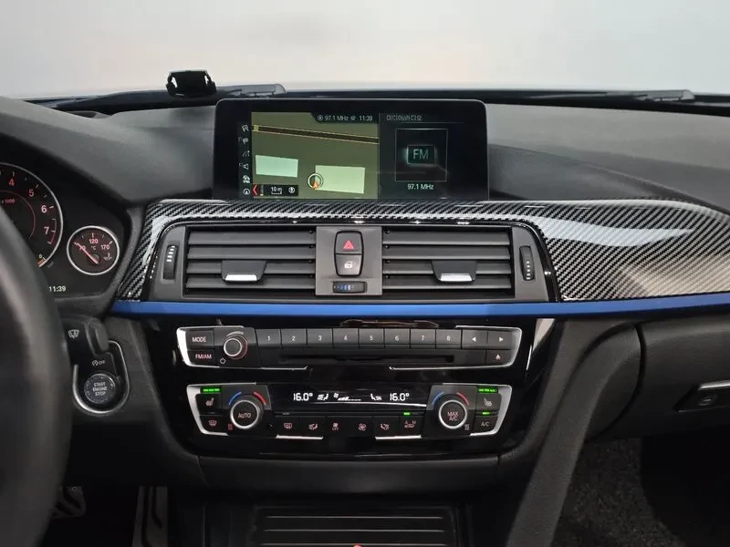 BMW 320 i M Sports - САМО 30% АВАНС, снимка 12 - Автомобили и джипове - 55896884