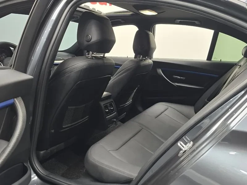 BMW 320 i M Sports - САМО 30% АВАНС, снимка 10 - Автомобили и джипове - 55896884