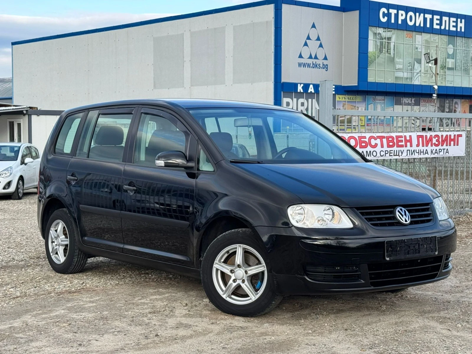 VW Touran 1.9TDI 105к.с 6с.к ЛИЗИНГ. 7.МЕСТА - [1] 