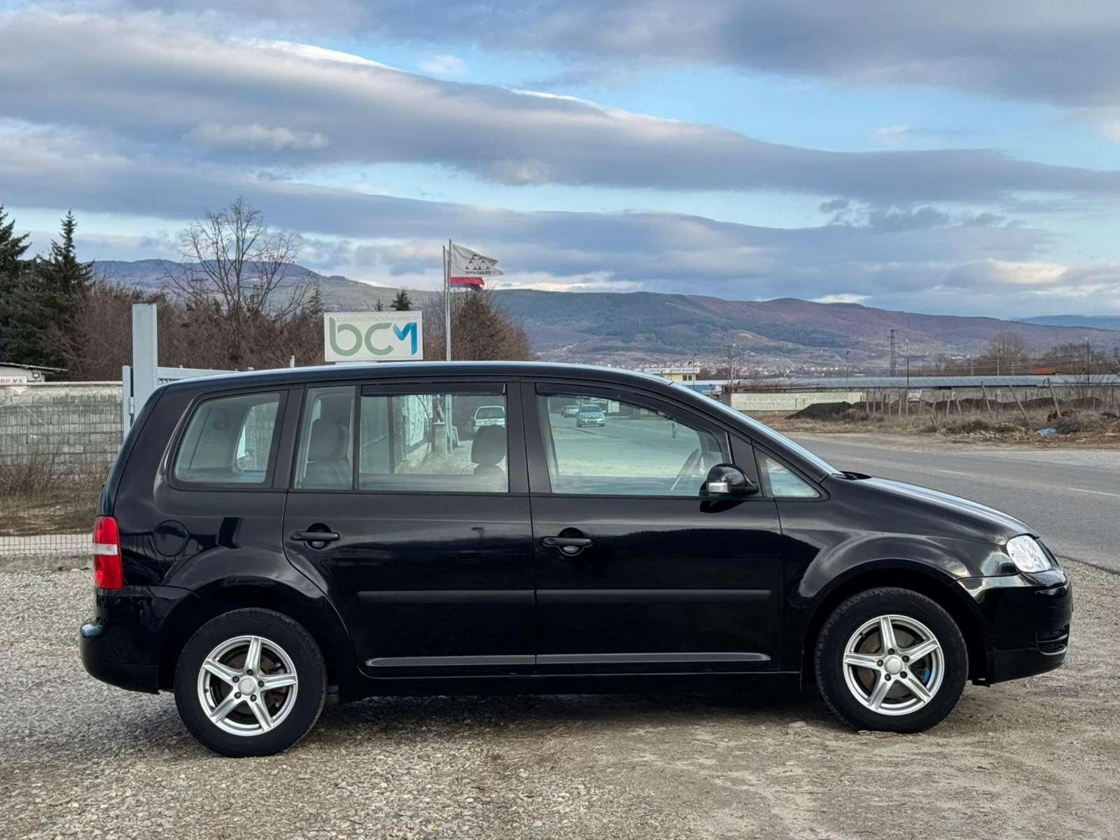 VW Touran 1.9TDI 105к.с 6с.к ЛИЗИНГ. 7.МЕСТА - изображение 8