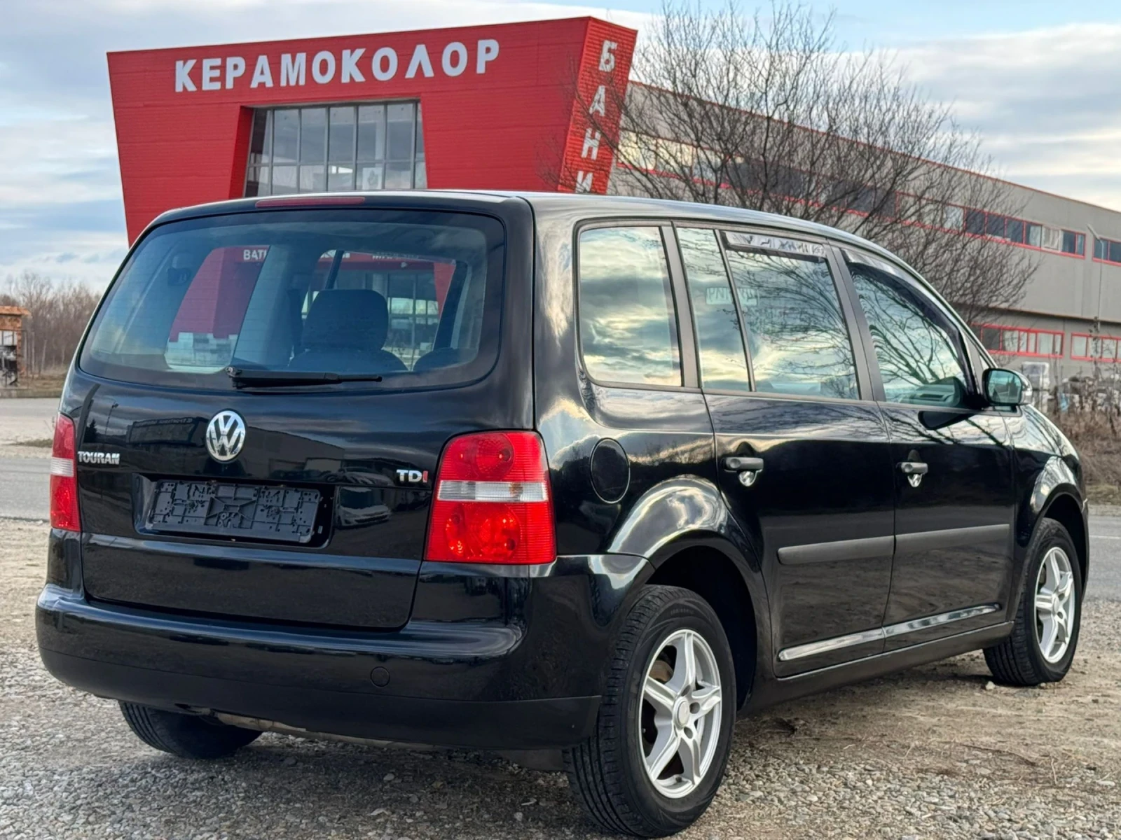 VW Touran 1.9TDI 105к.с 6с.к ЛИЗИНГ. 7.МЕСТА - изображение 7