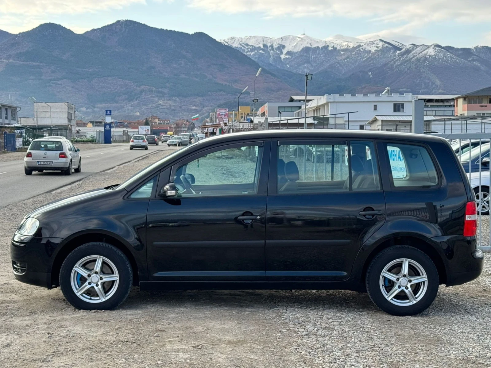 VW Touran 1.9TDI 105к.с 6с.к ЛИЗИНГ. 7.МЕСТА - изображение 4