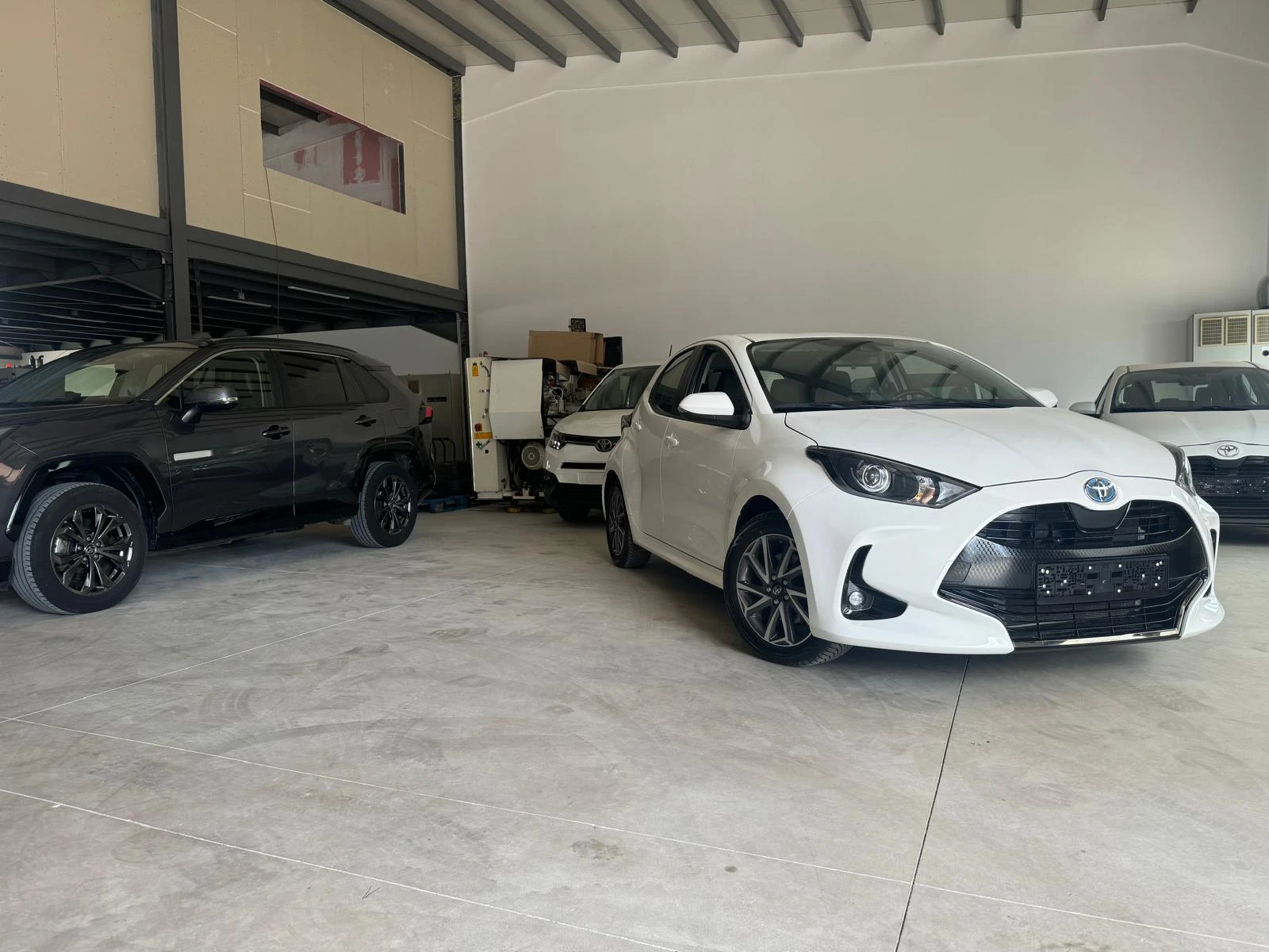 Toyota Yaris 1.5 Hybrid  - изображение 4