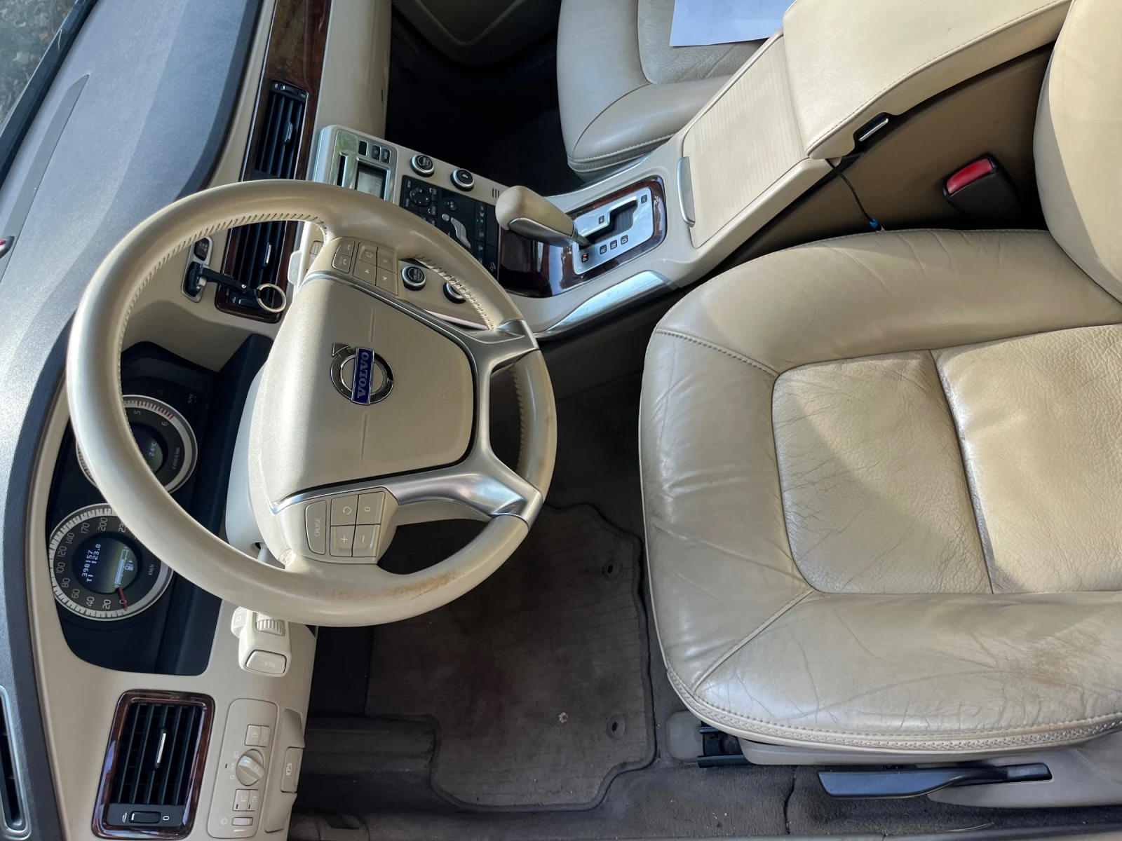 Volvo Xc70 D5 205, AWD - изображение 4