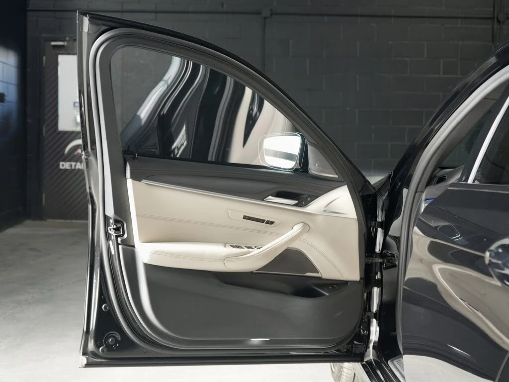 BMW 540 XDRIVE * H&K * MASSAGE * AMBIENT * ОБДУХВАНЕ  - изображение 6