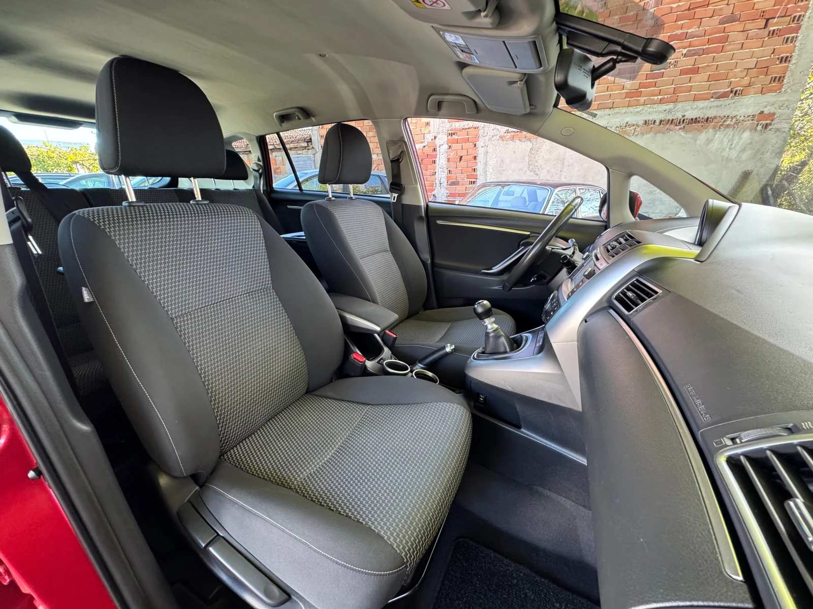 Toyota Verso 1.6D4D-ПЕРФЕКТНА - изображение 10