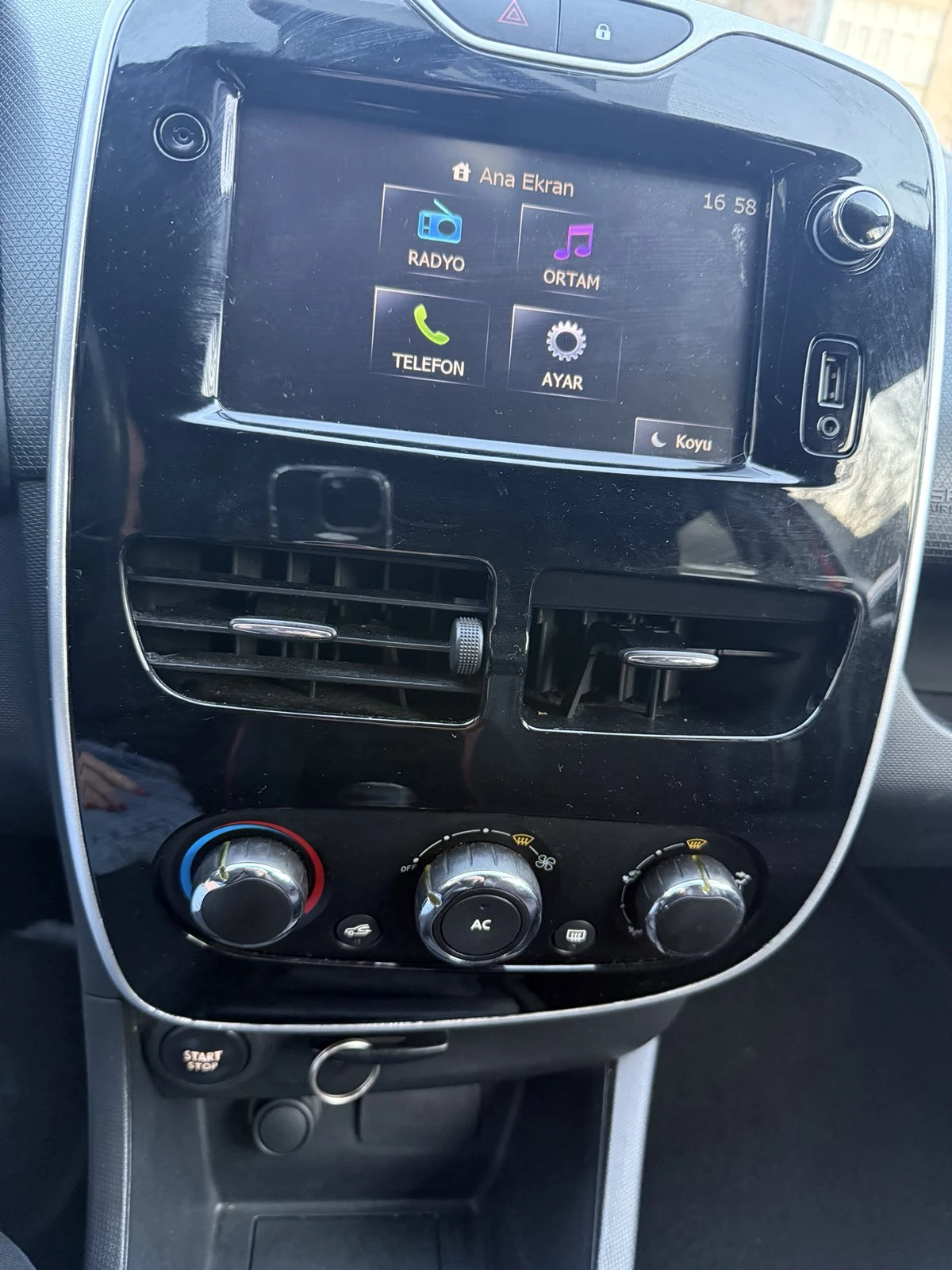 Renault Clio  - изображение 6