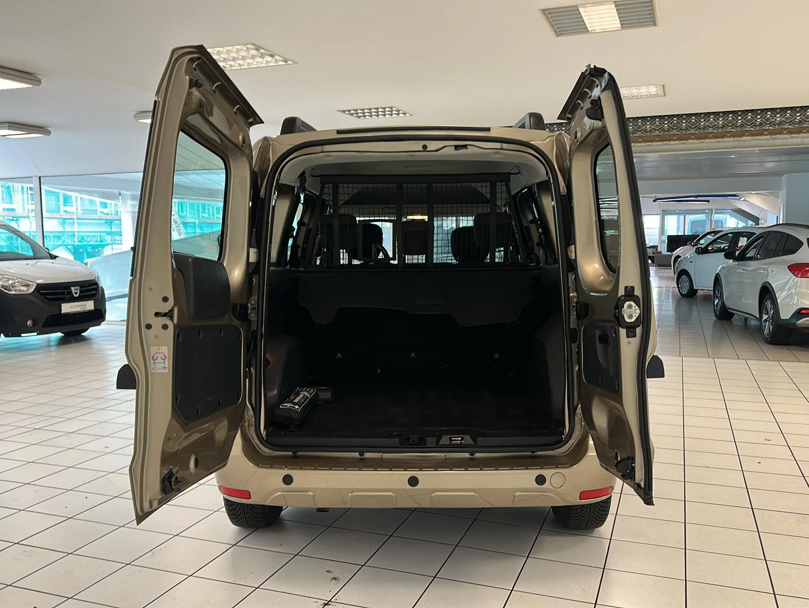 Dacia Dokker 1.3 TCe Comfort - изображение 8