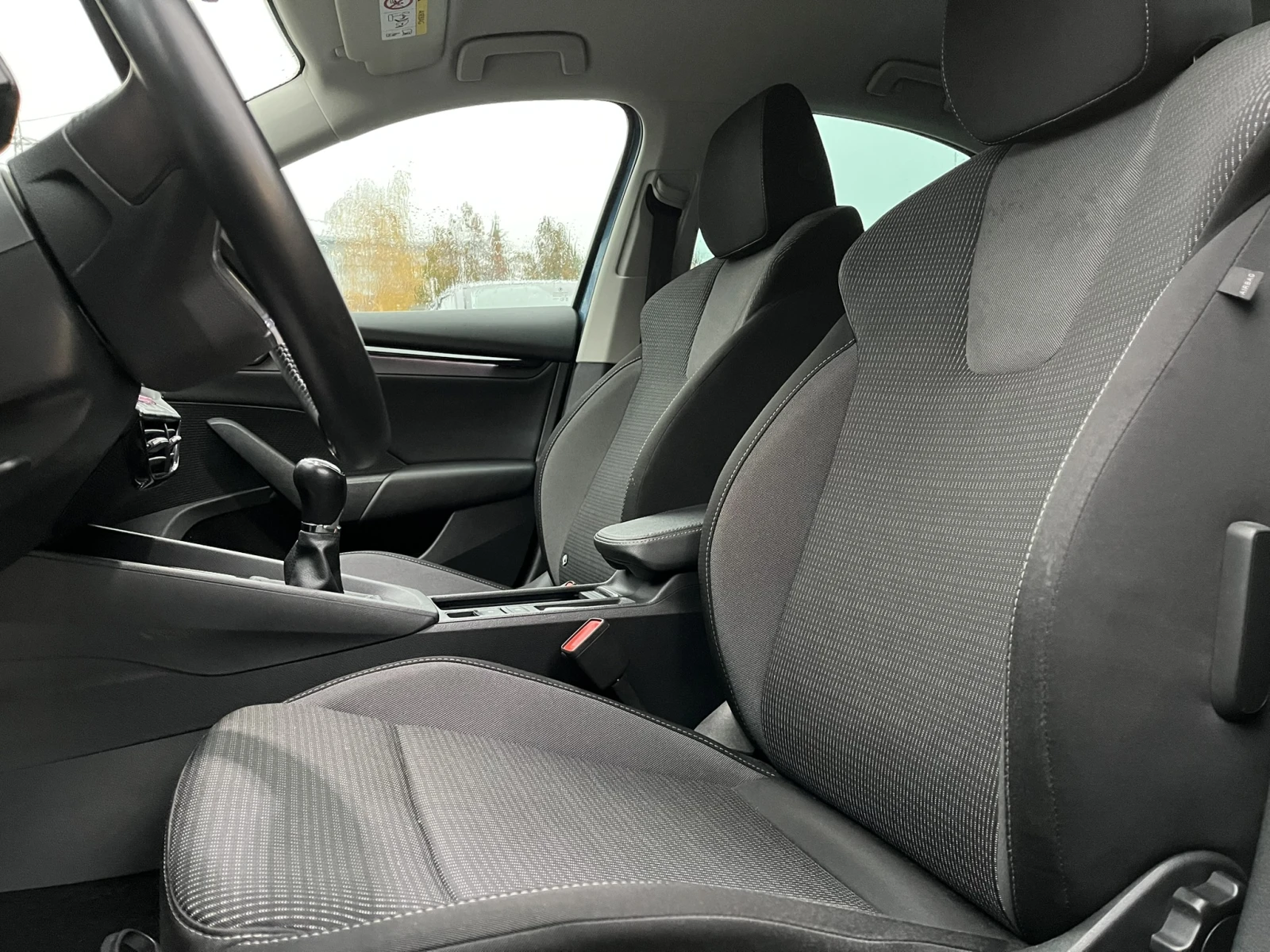 Skoda Octavia 1.5 TSI 6 М/Т в Гаранция от България - изображение 8