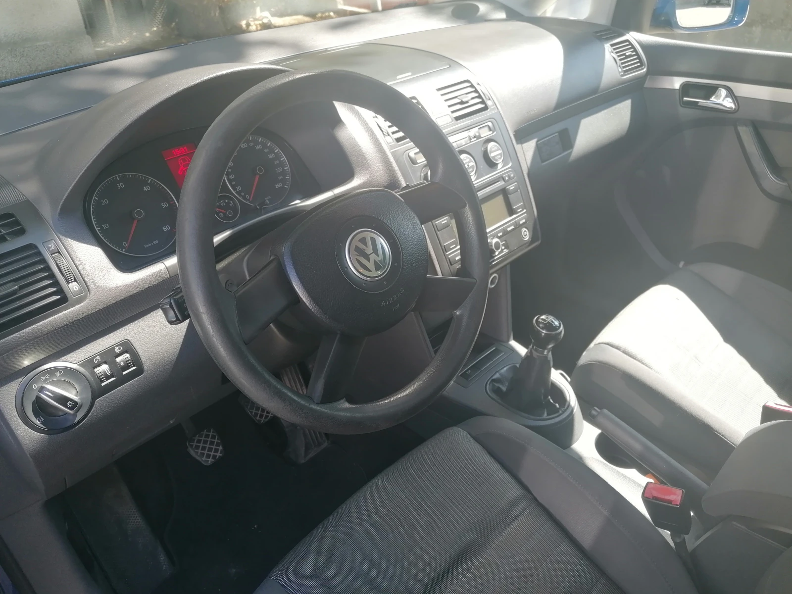 VW Touran 1, 9 TDI - изображение 5