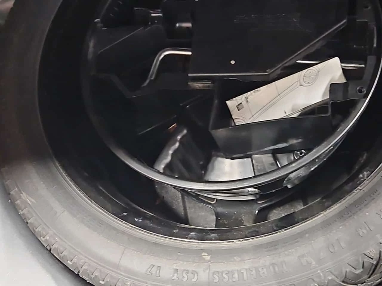 Mercedes-Benz CLS 550 4MATIC * МАСАЖИ* ДИСТРОНИК* ОБДУХВАНЕ* , снимка 15 - Автомобили и джипове - 53903843