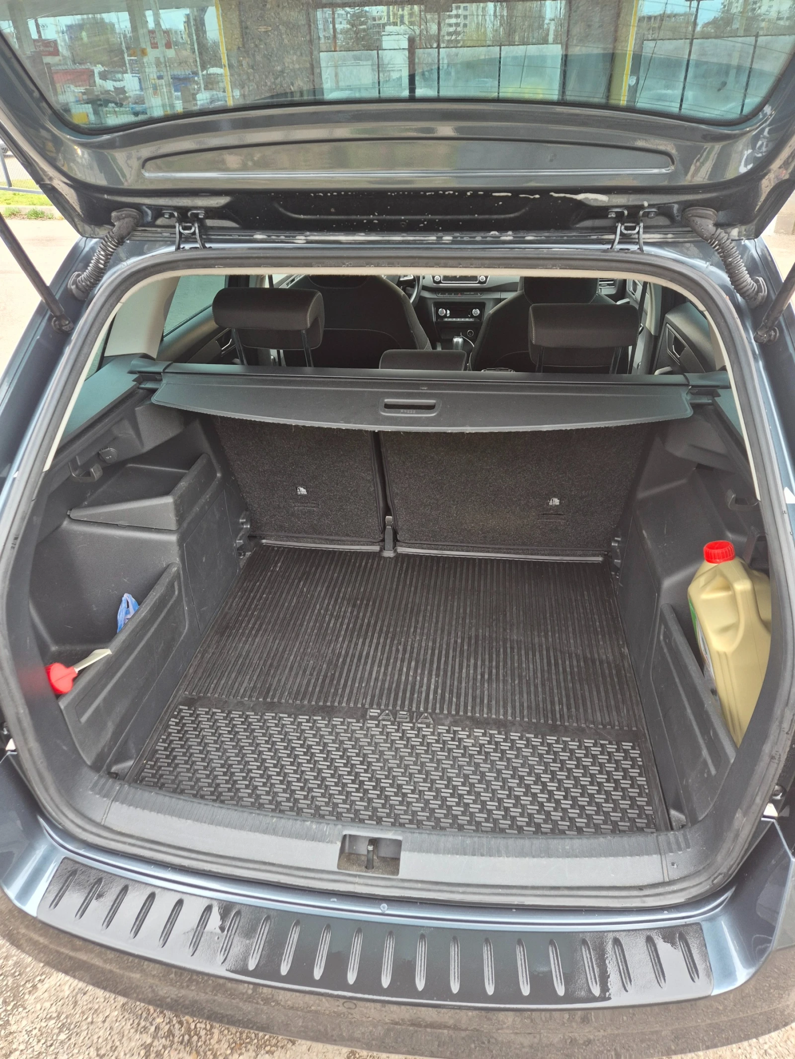 Skoda Fabia 1.0 TSI, снимка 12 - Автомобили и джипове - 54006456