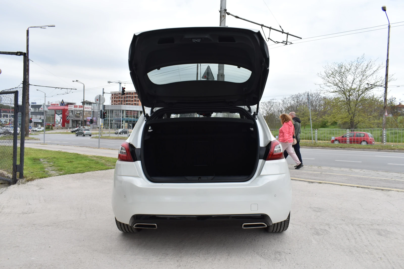 Peugeot 308 1.6GT* 205h.p* PANORAMA* MASSAGE, снимка 8 - Автомобили и джипове - 54482970