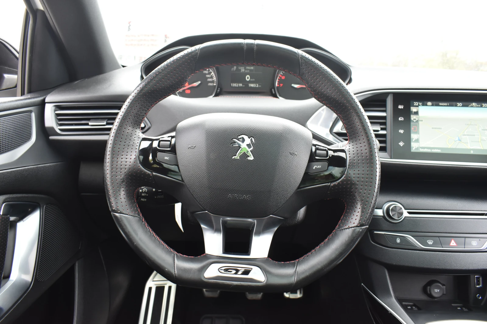 Peugeot 308 1.6GT* 205h.p* PANORAMA* MASSAGE, снимка 15 - Автомобили и джипове - 54482970