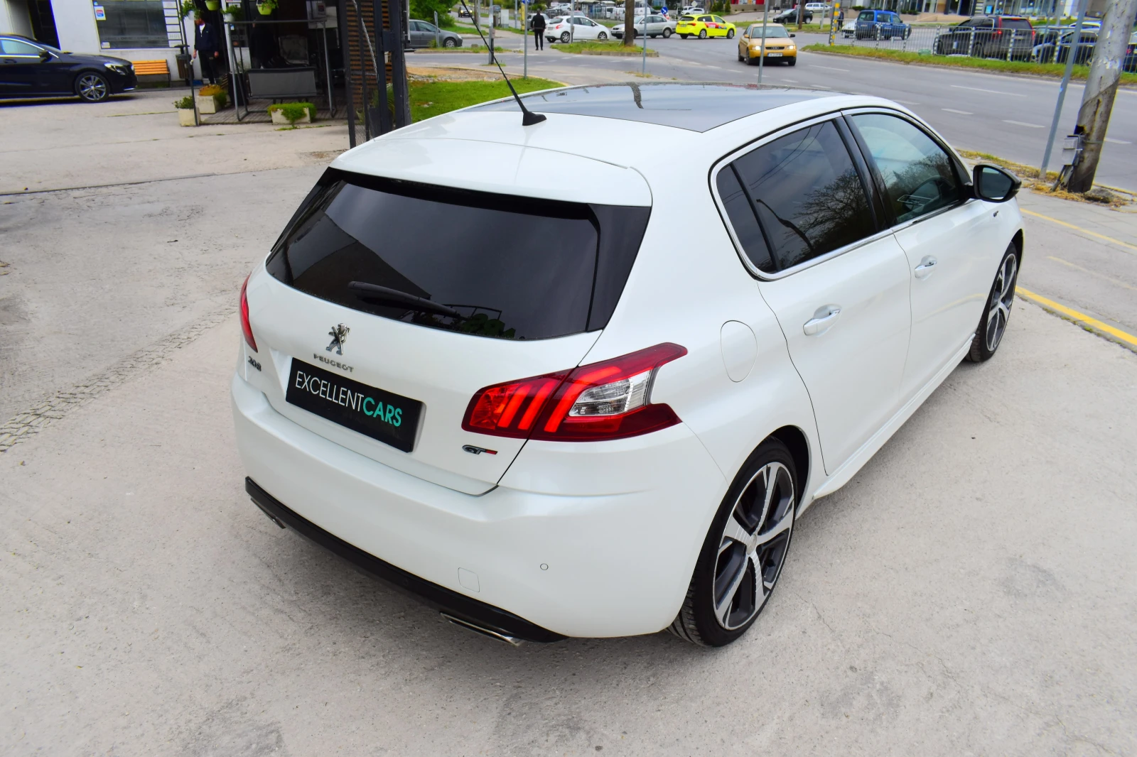 Peugeot 308 1.6GT* 205h.p* PANORAMA* MASSAGE, снимка 5 - Автомобили и джипове - 54482970