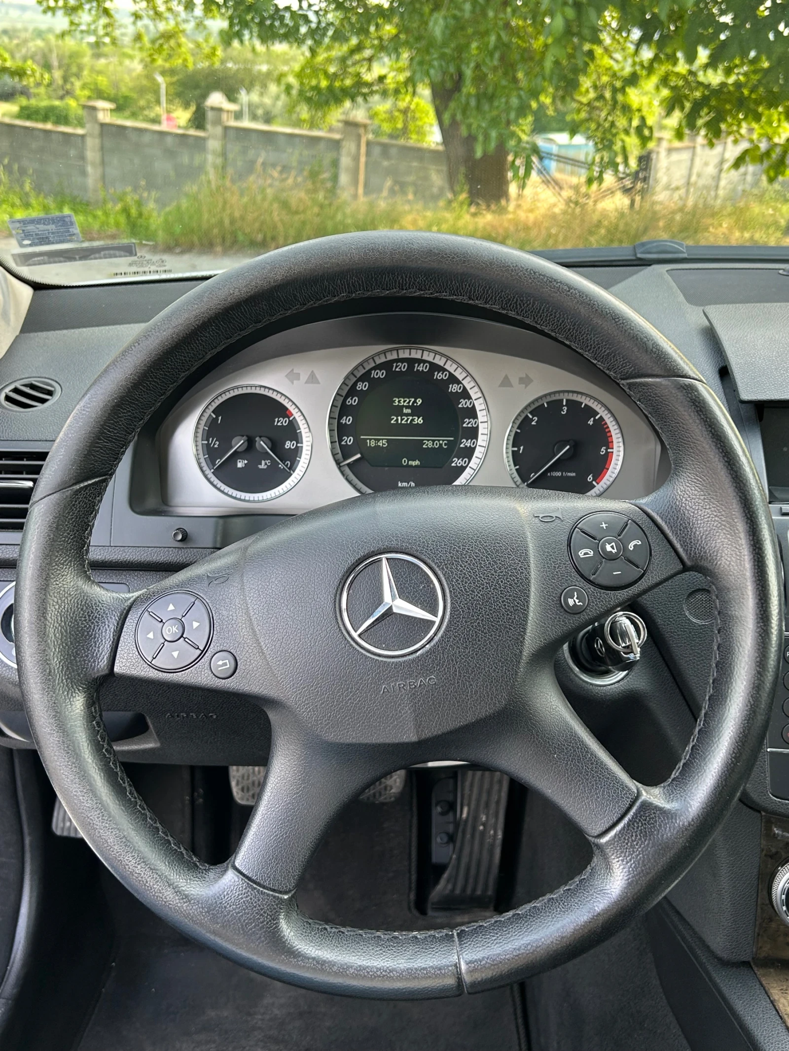 Mercedes-Benz C 220, снимка 12 - Автомобили и джипове - 54783229