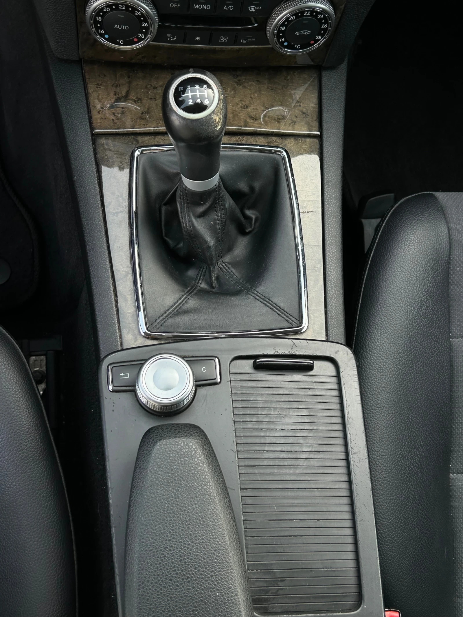 Mercedes-Benz C 220, снимка 14 - Автомобили и джипове - 54783229