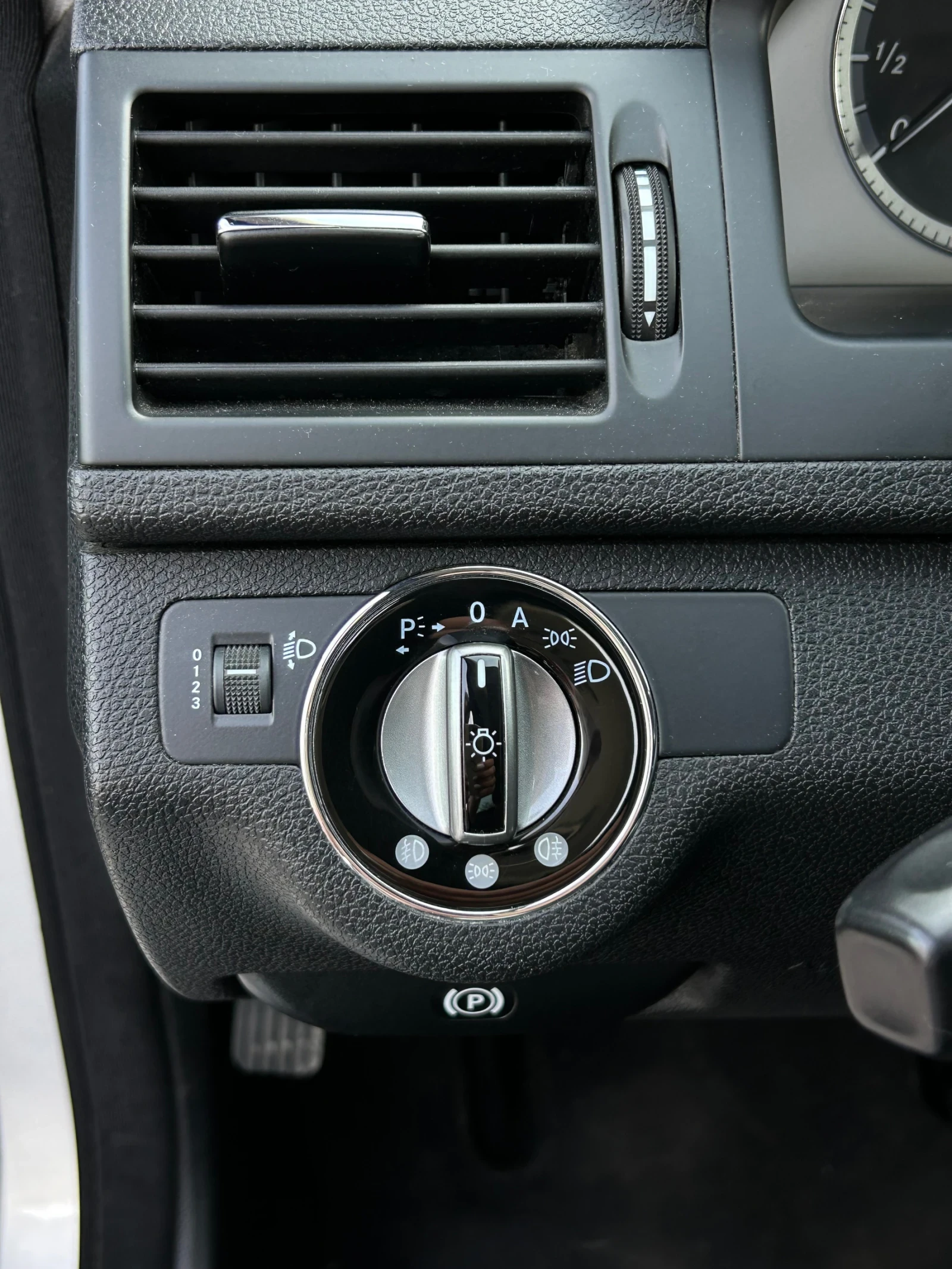 Mercedes-Benz C 220, снимка 10 - Автомобили и джипове - 54783229