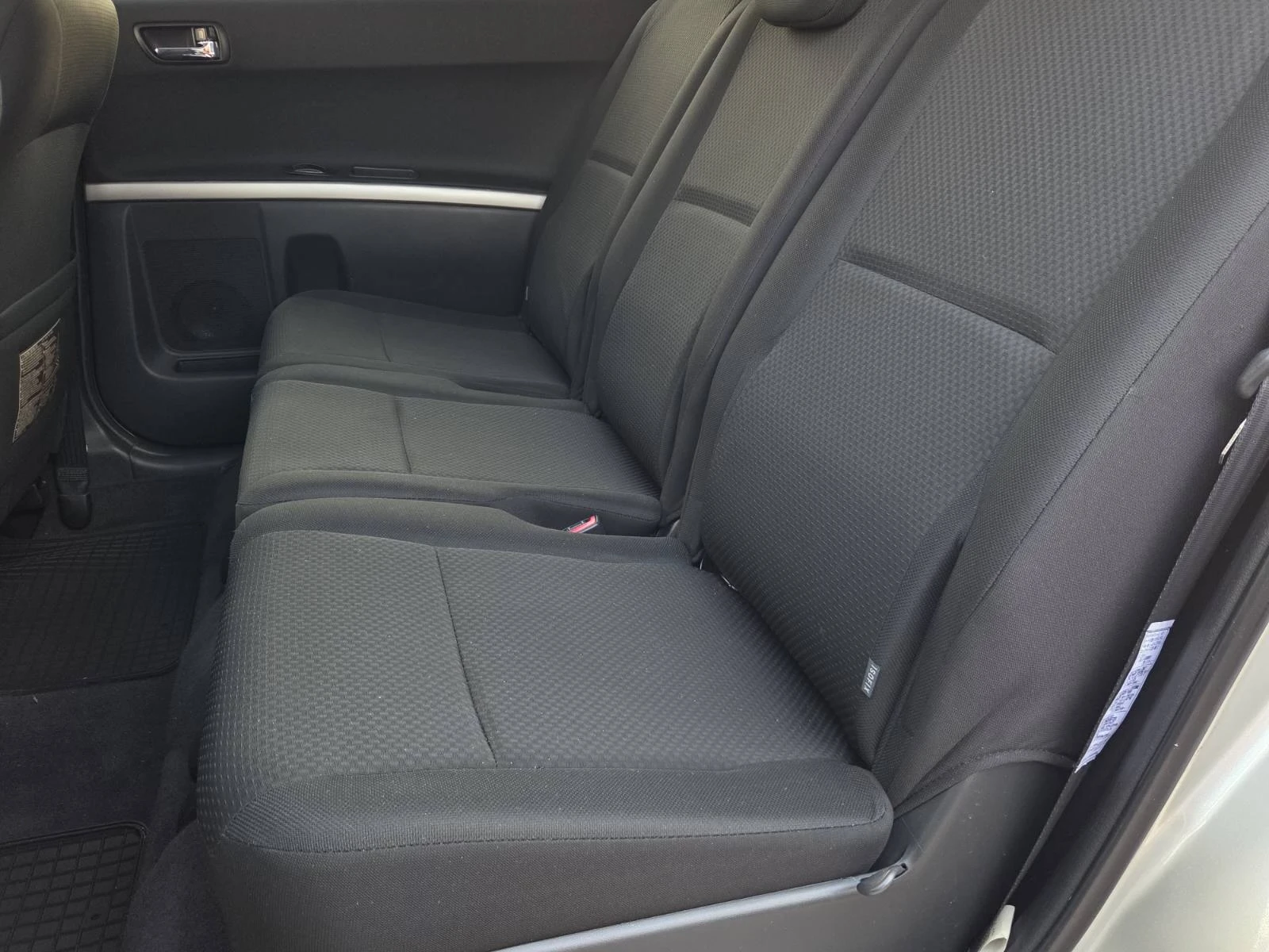 Toyota Corolla verso 2.2D-4D, снимка 11 - Автомобили и джипове - 55137606