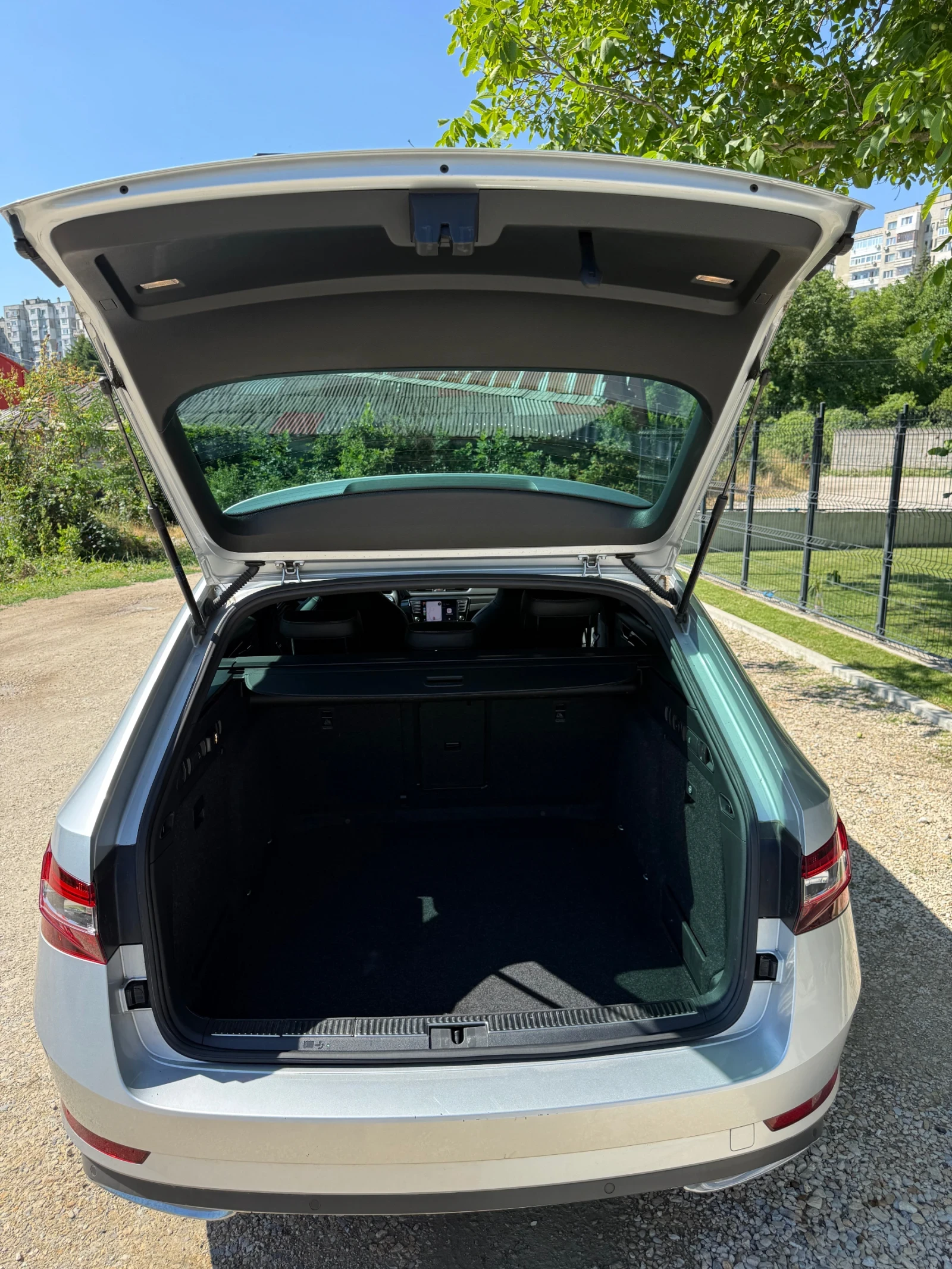 Skoda Superb Sportline, снимка 14 - Автомобили и джипове - 55161169