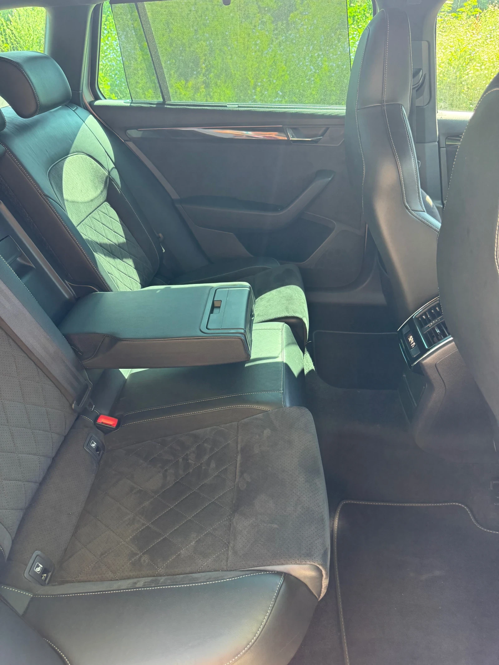 Skoda Superb Sportline, снимка 9 - Автомобили и джипове - 55161169
