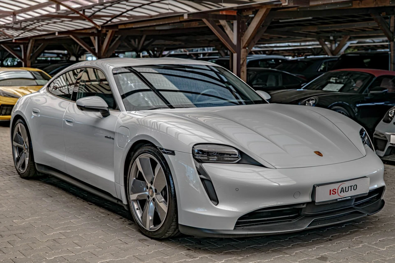Porsche Taycan Performance/RWD/Подгрев/PASM/Амбиент/Мемори, снимка 2 - Автомобили и джипове - 55206433