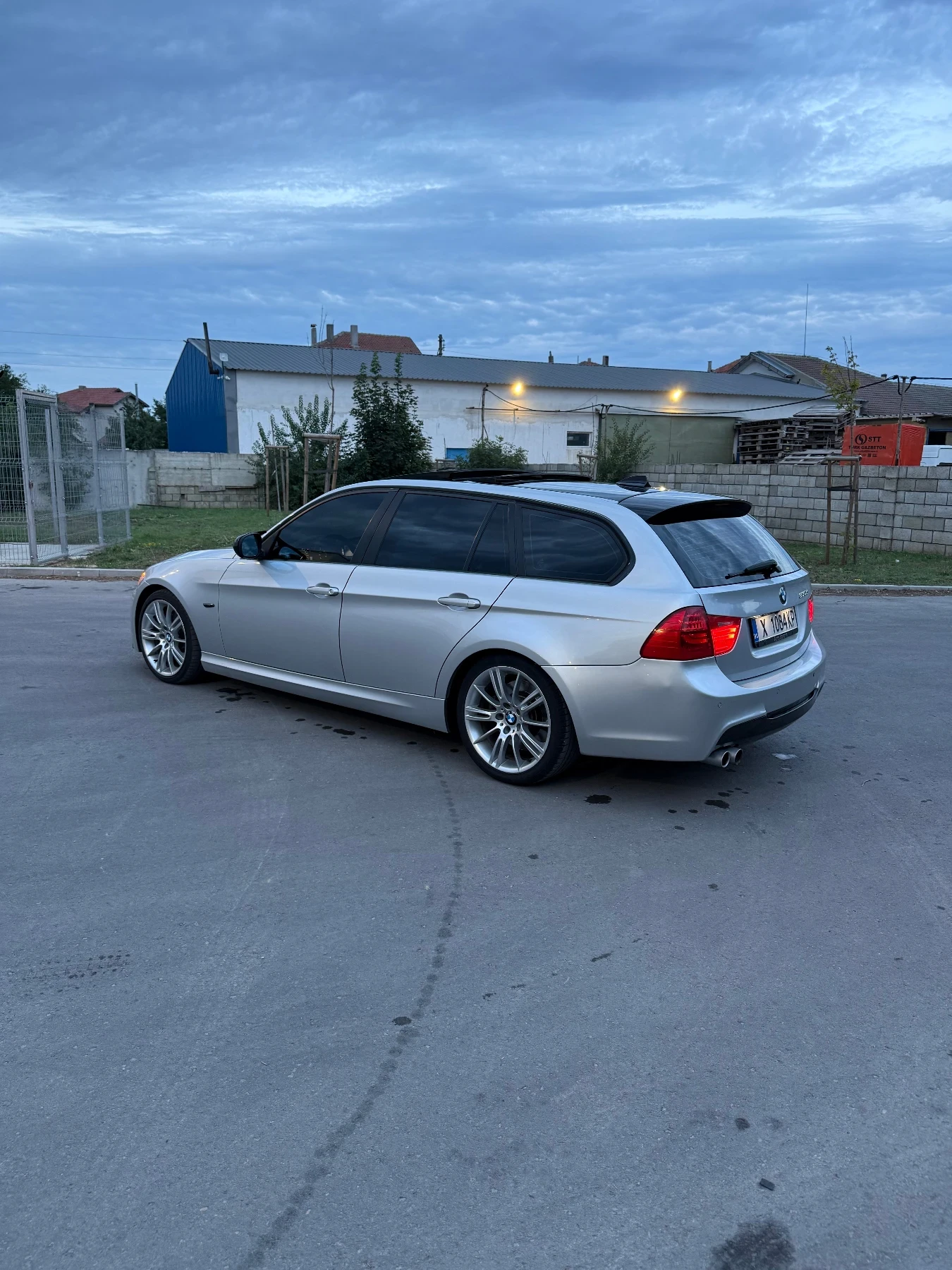 BMW 330, снимка 3 - Автомобили и джипове - 55413591