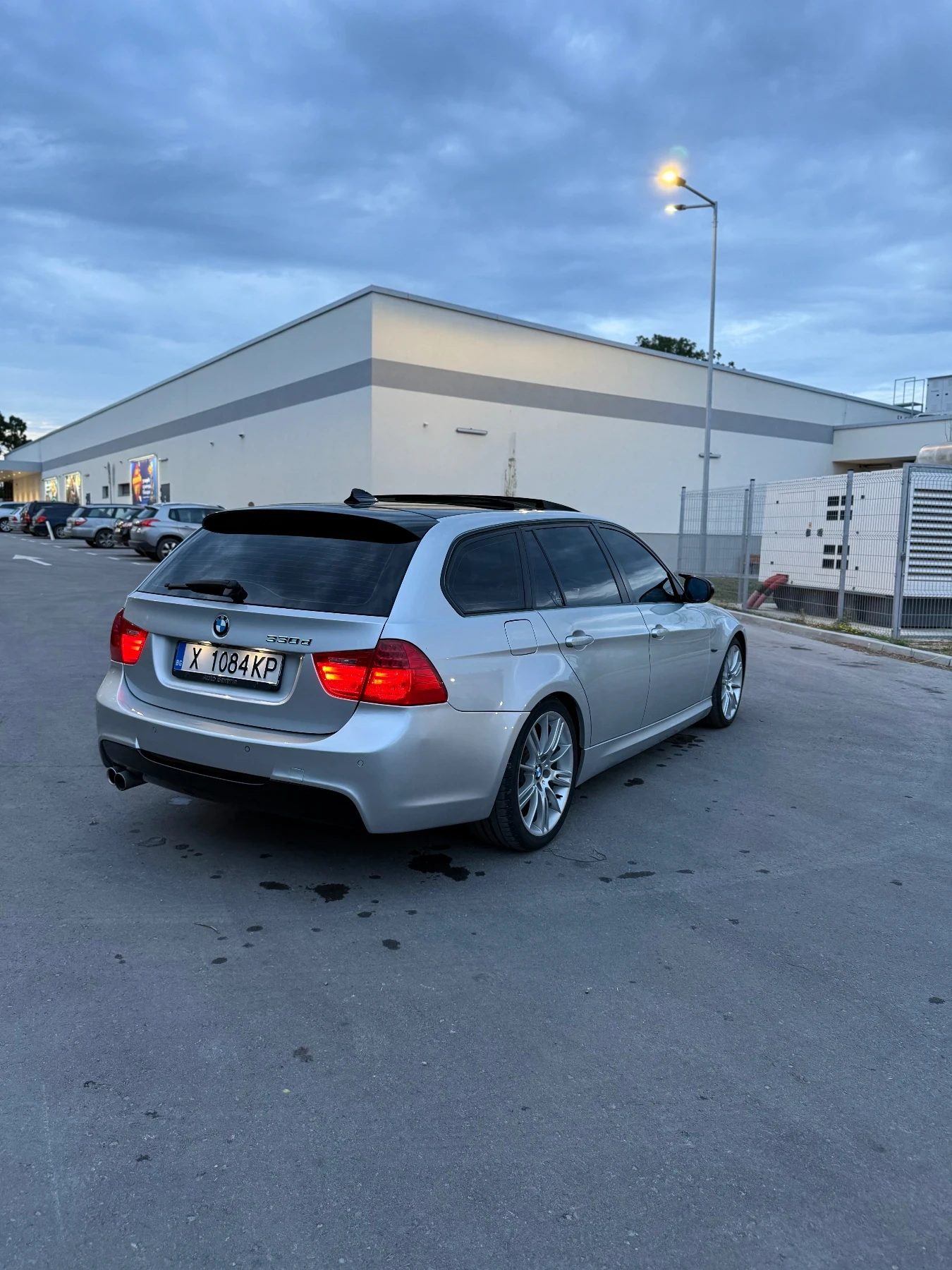 BMW 330, снимка 4 - Автомобили и джипове - 55413591